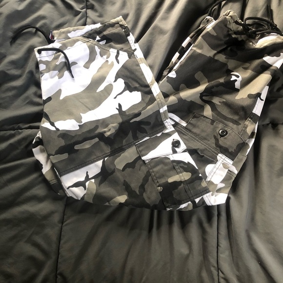Camo pants - Picture 3 of 3